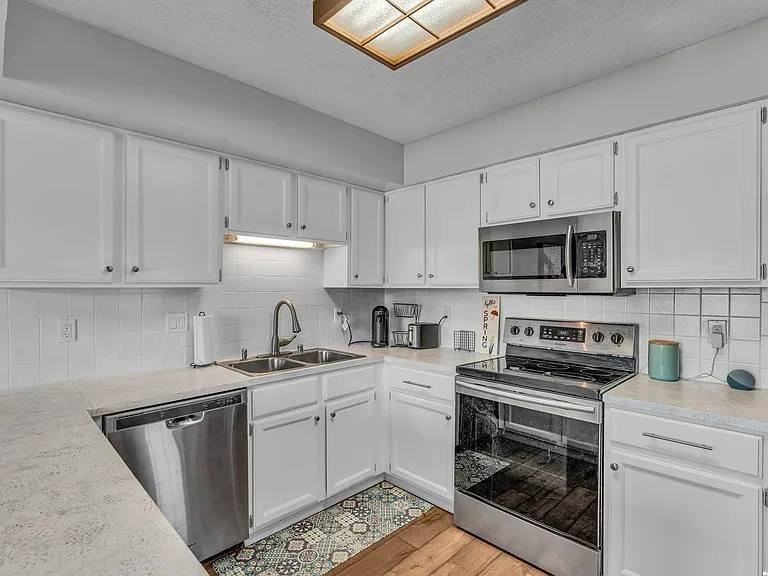 936 Alma Dr - Photo 4 of 6