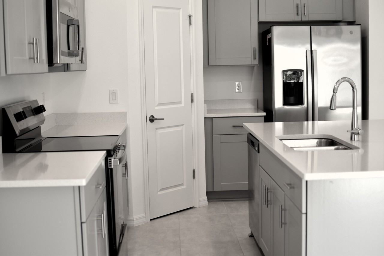2942 Canary Ave - Photo 4 of 16
