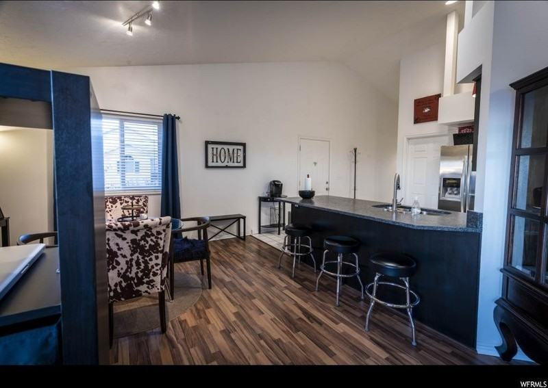 10167 N Cottonwood Dr - Photo 2 of 16
