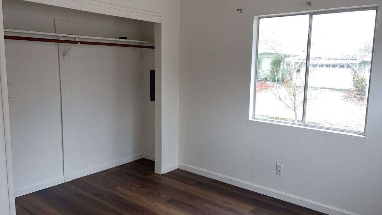 12678 Shoreview Dr - Photo 4 of 7