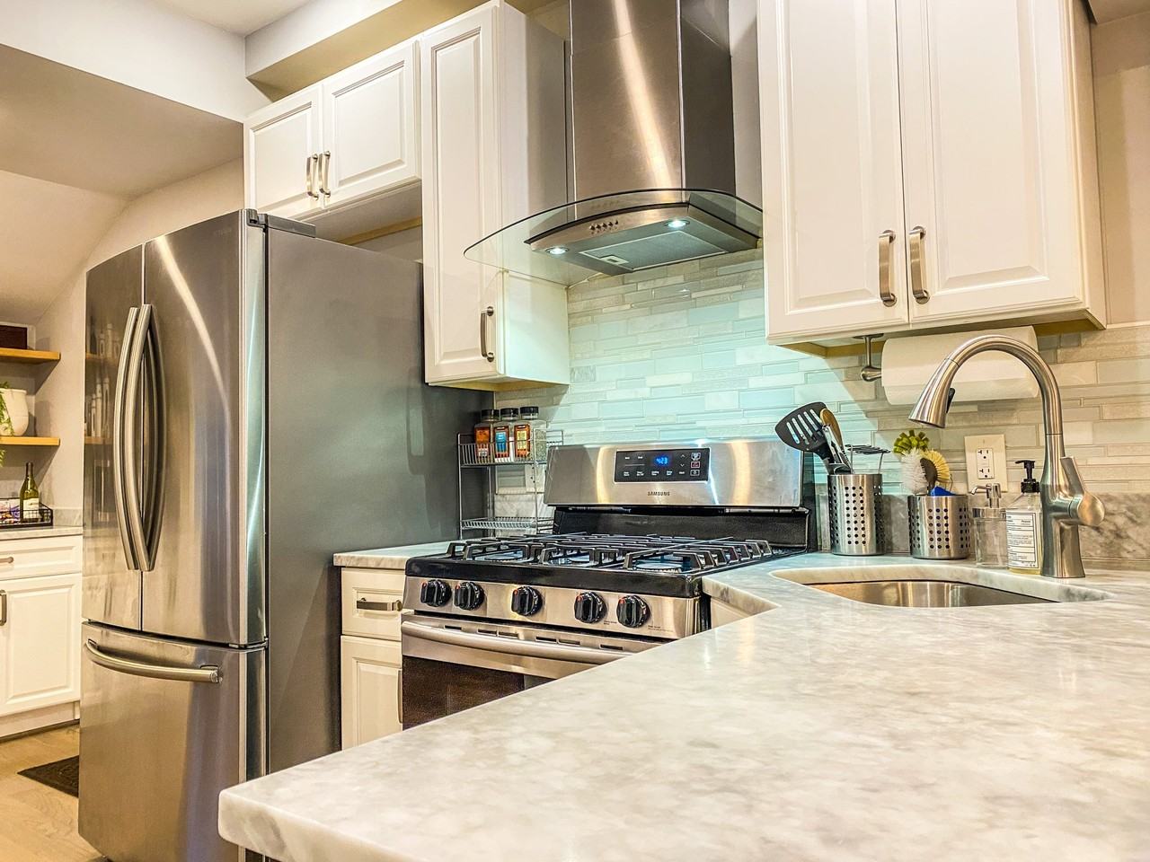 3615 Eastern Ave - Photo 4 of 32