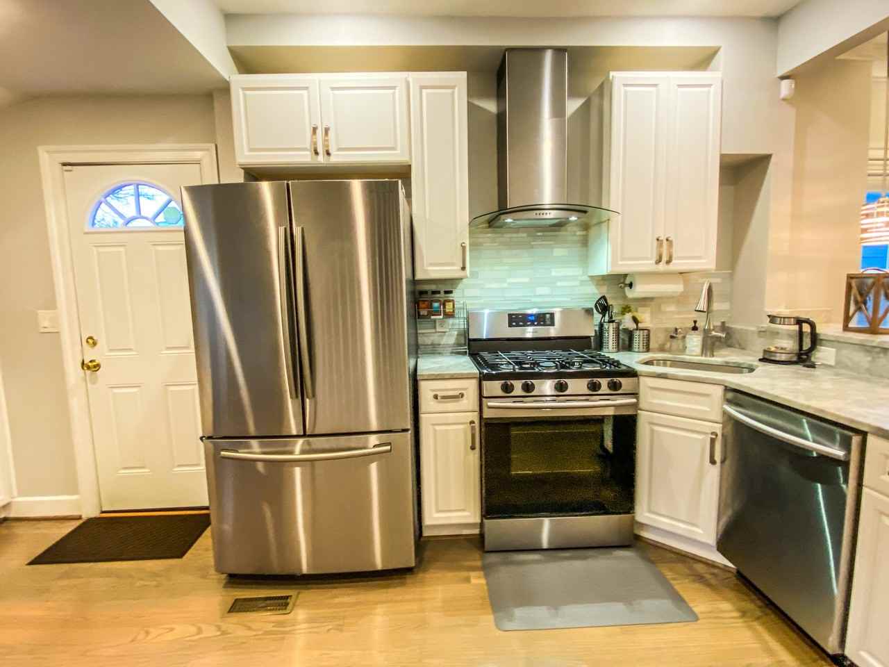 3615 Eastern Ave - Photo 5 of 32