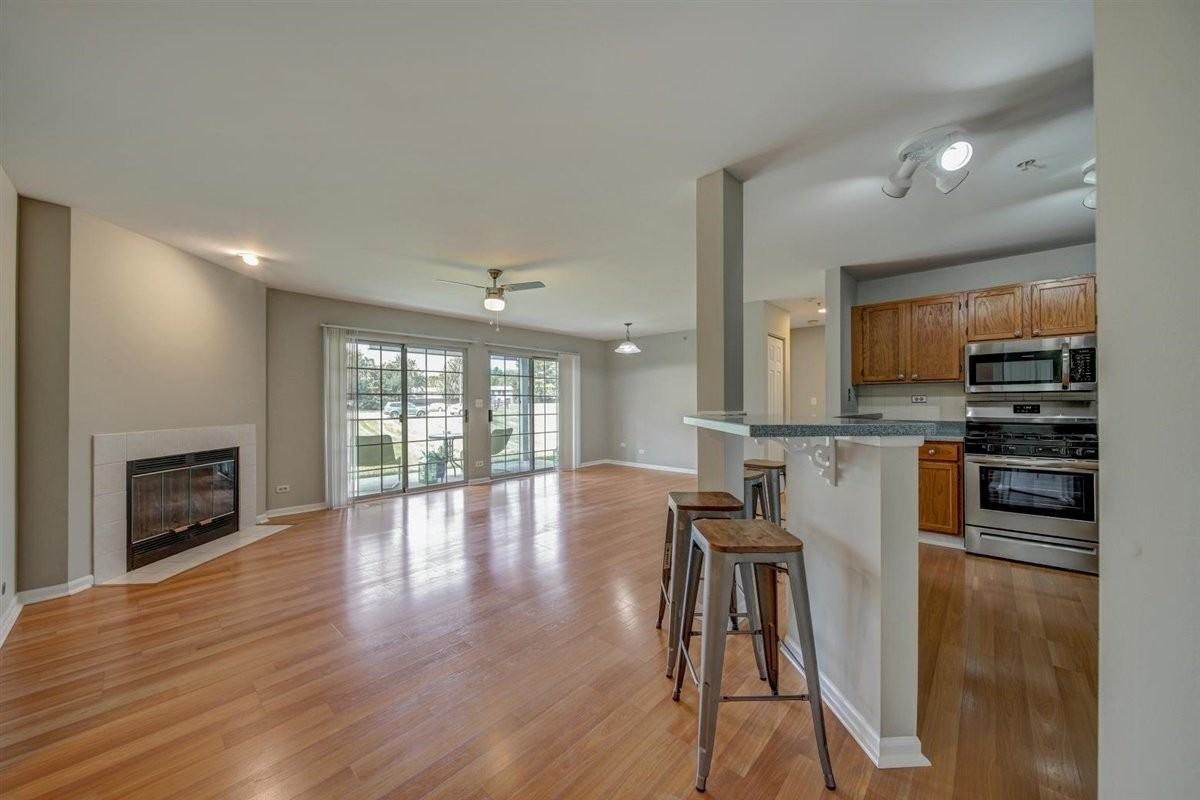 5S530 Scots Dr #18F - Photo 4 of 19