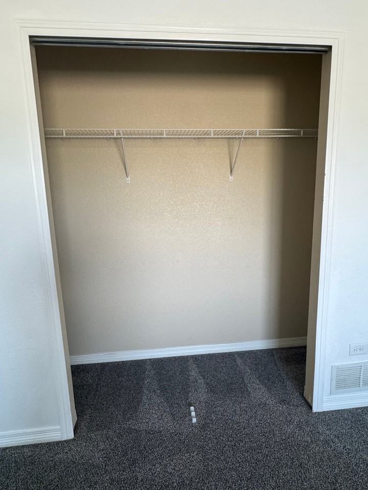7836 Braxton Dr - Photo 5 of 20