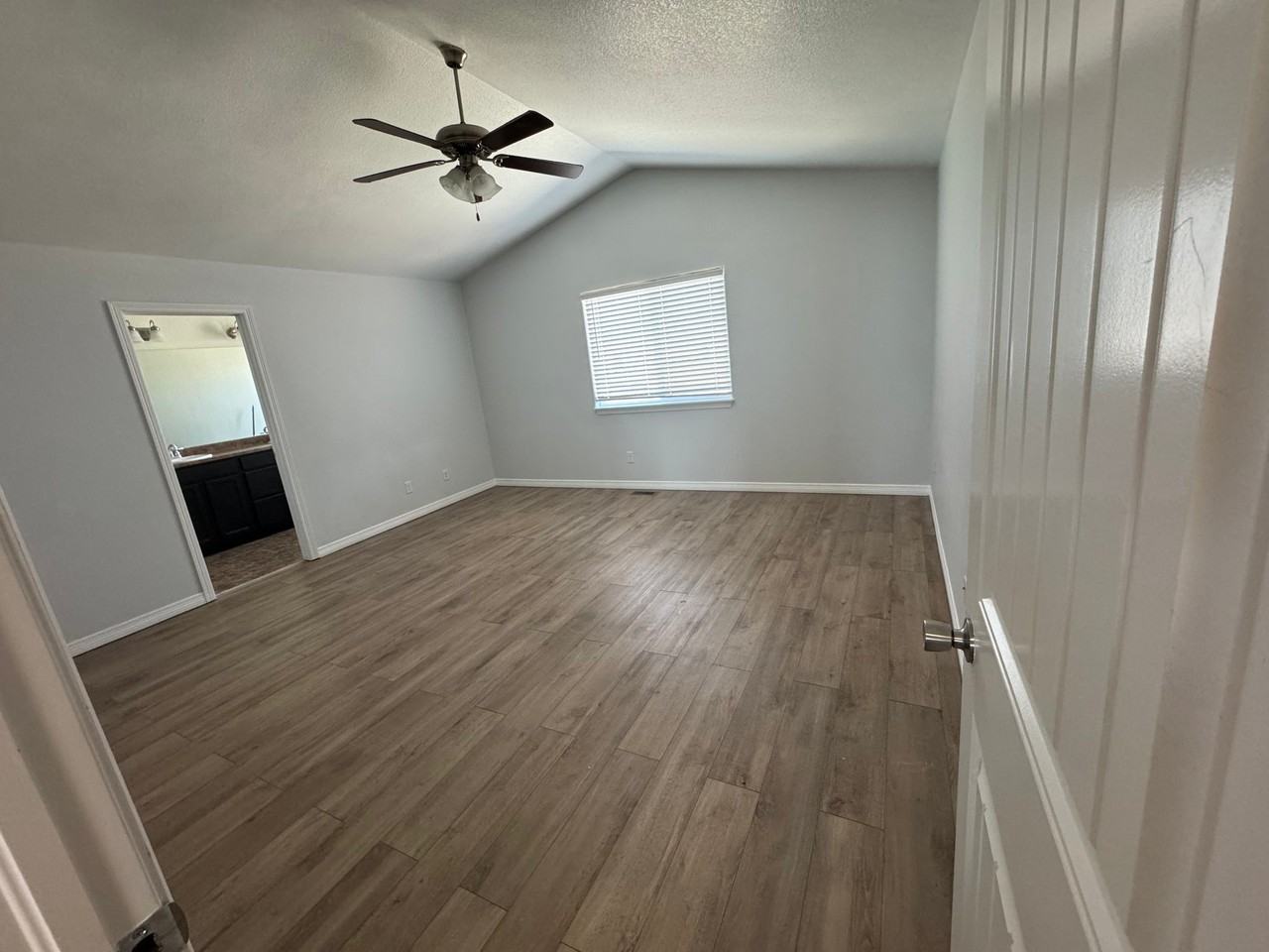 7836 Braxton Dr - Photo 6 of 20