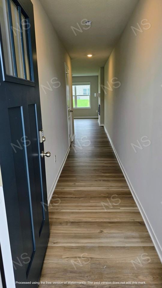 523 Kinley Dr - Photo 4 of 20