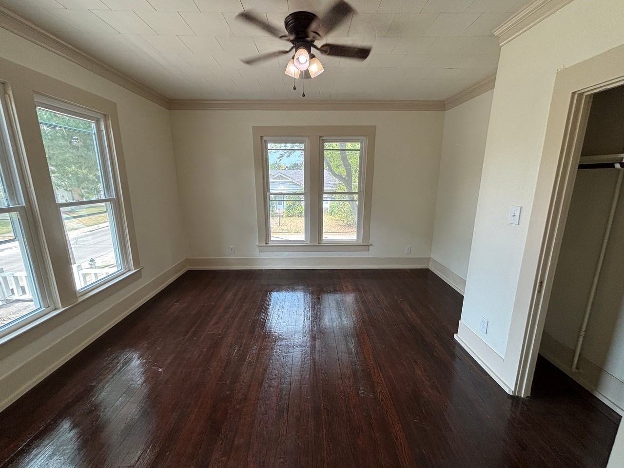 2402 Monroe St #3 - Photo 3 of 20