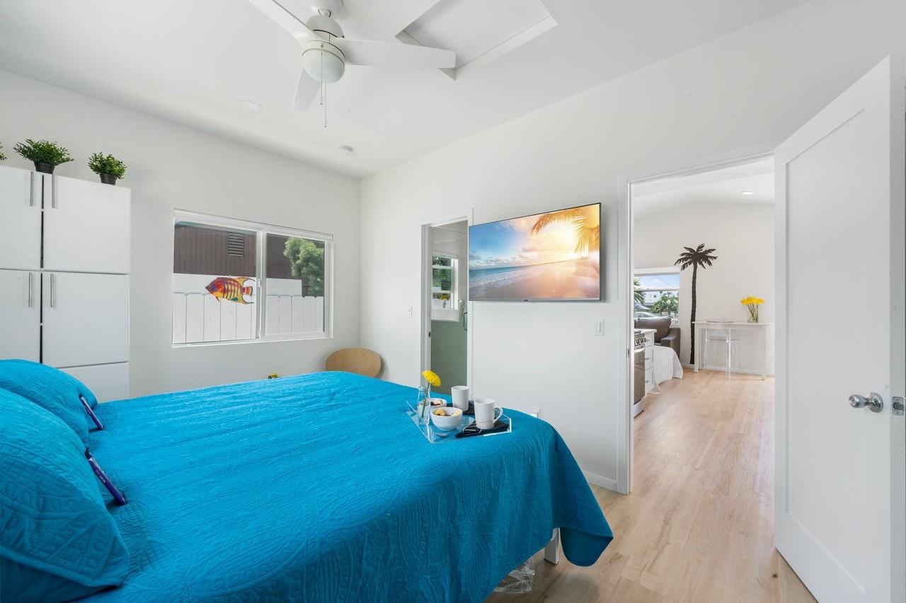 252 Walsh St #2 - Photo 4 of 7