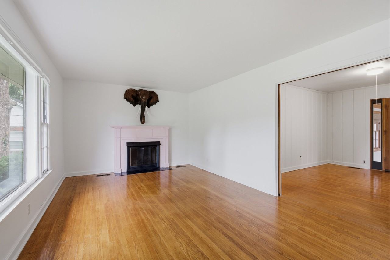 1007 Fowler St - Photo 6 of 19