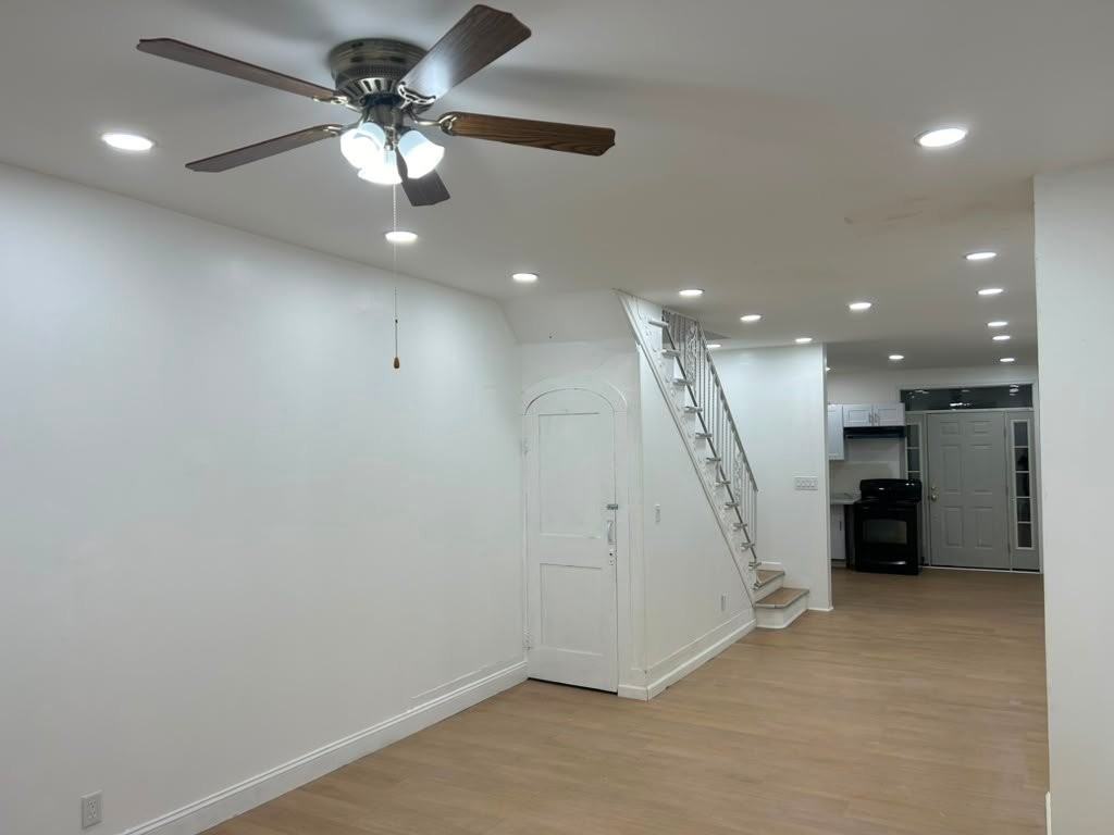 711 Scott St - Photo 3 of 7