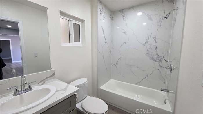1186 W 9th St - Photo 3 of 8