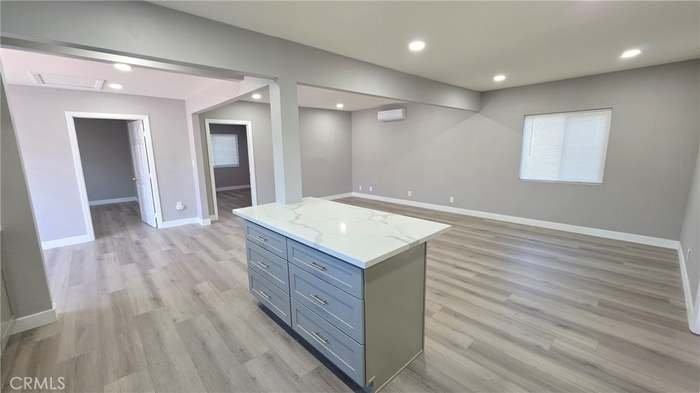 1186 W 9th St - Photo 4 of 8