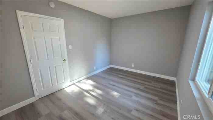 1186 W 9th St - Photo 5 of 8