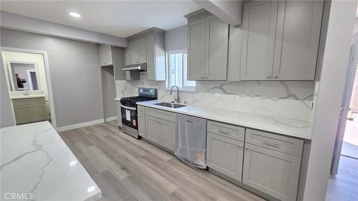 1186 W 9th St - Photo 6 of 8