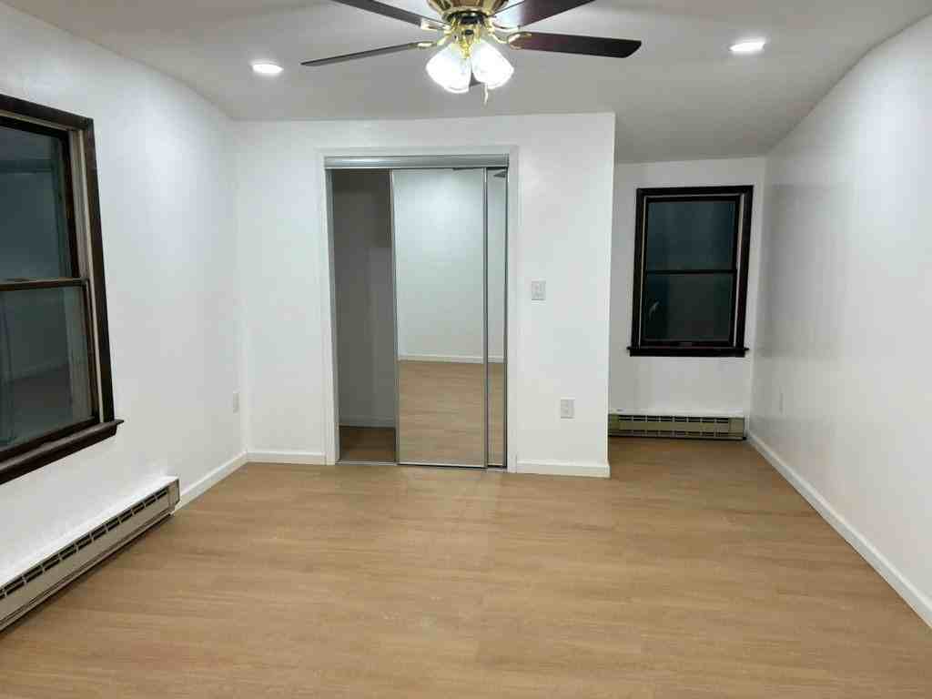 709 Scott St - Photo 6 of 7