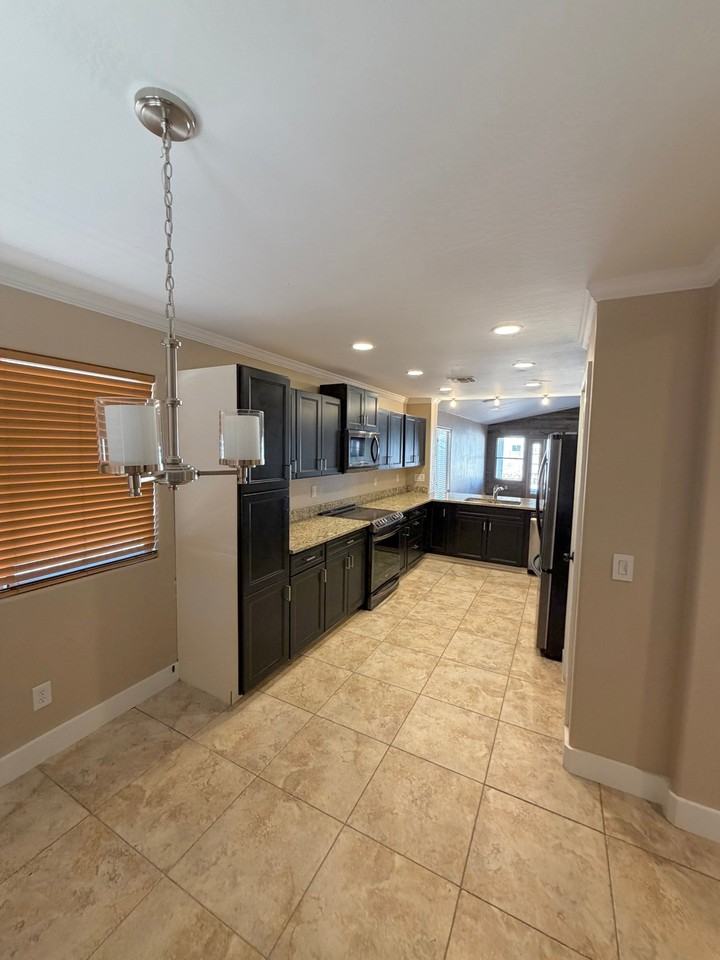 19537 N Sandalwood Dr - Photo 2 of 20