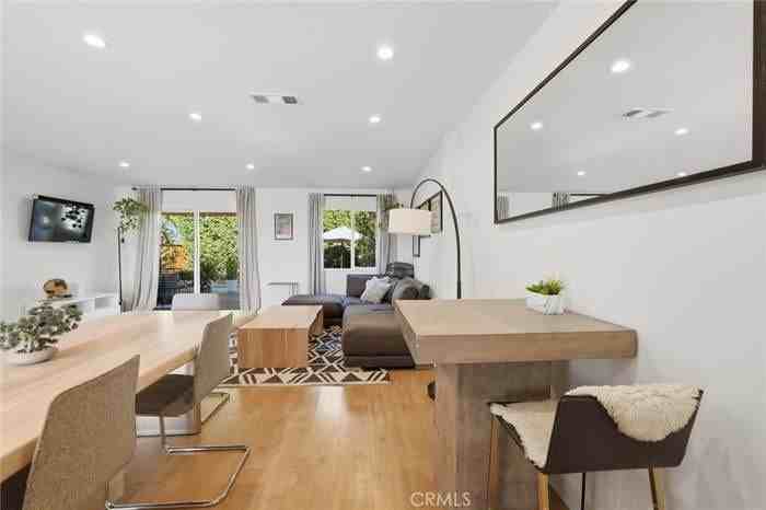 14924 Purche Ave - Photo 4 of 20
