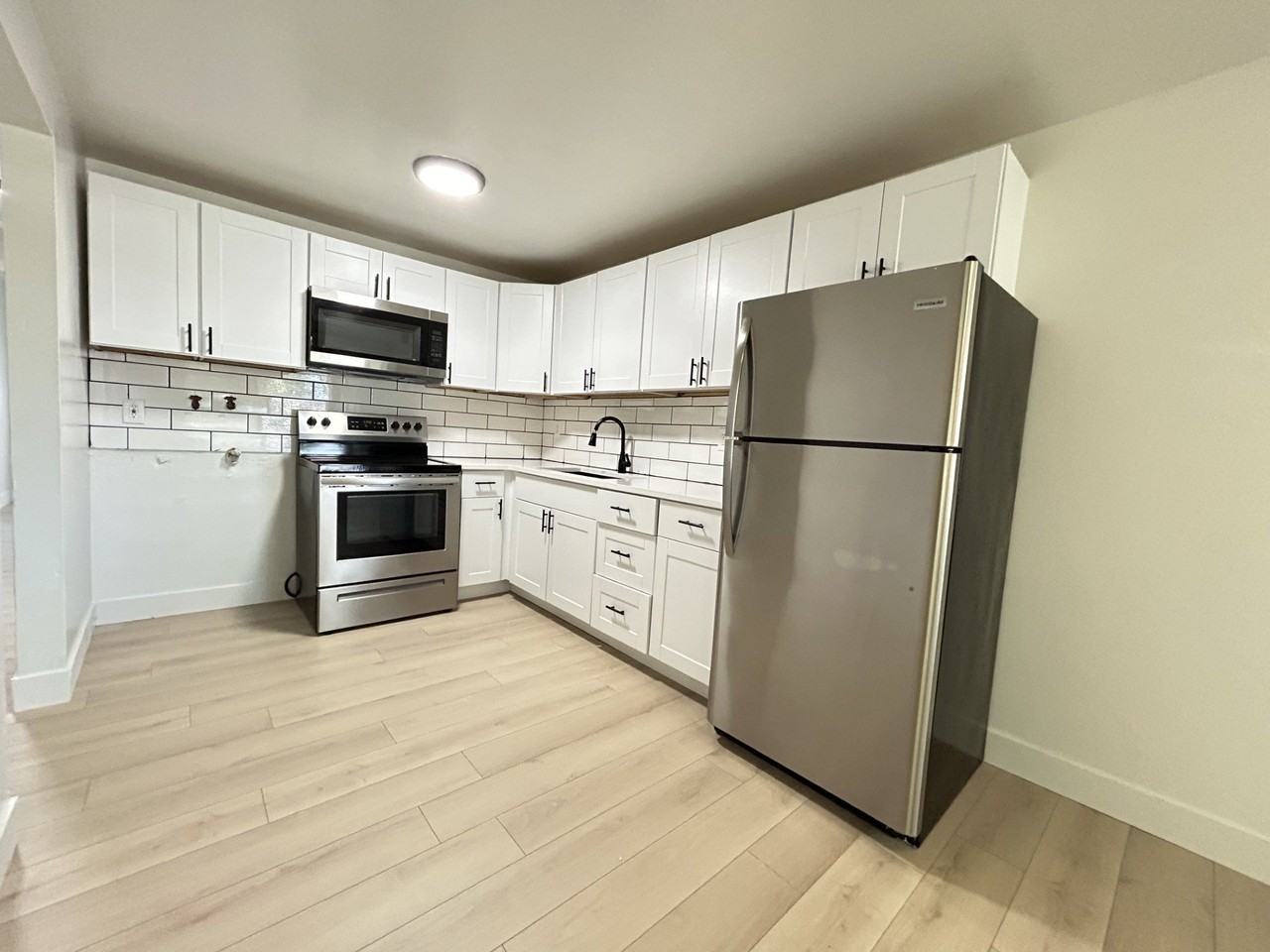 1831 W Parkway Blvd #3 - Photo 4 of 10