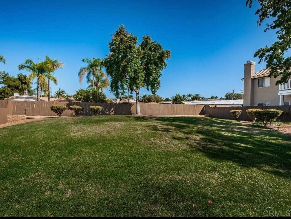1370 Palomar Pl - Photo 4 of 10