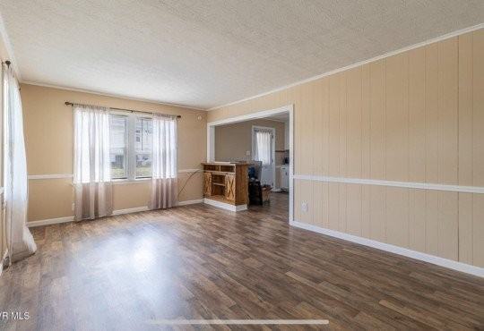 918 Federal St - Photo 3 of 9