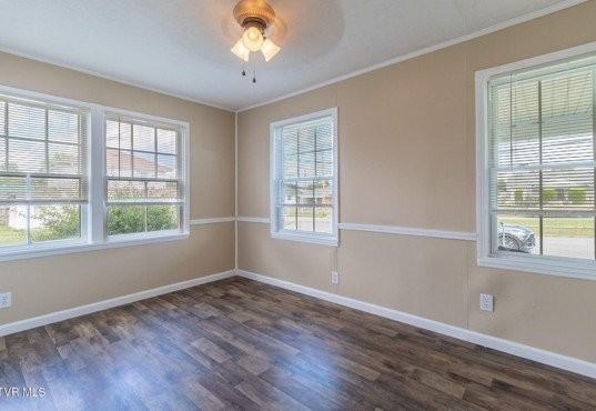 918 Federal St - Photo 5 of 9
