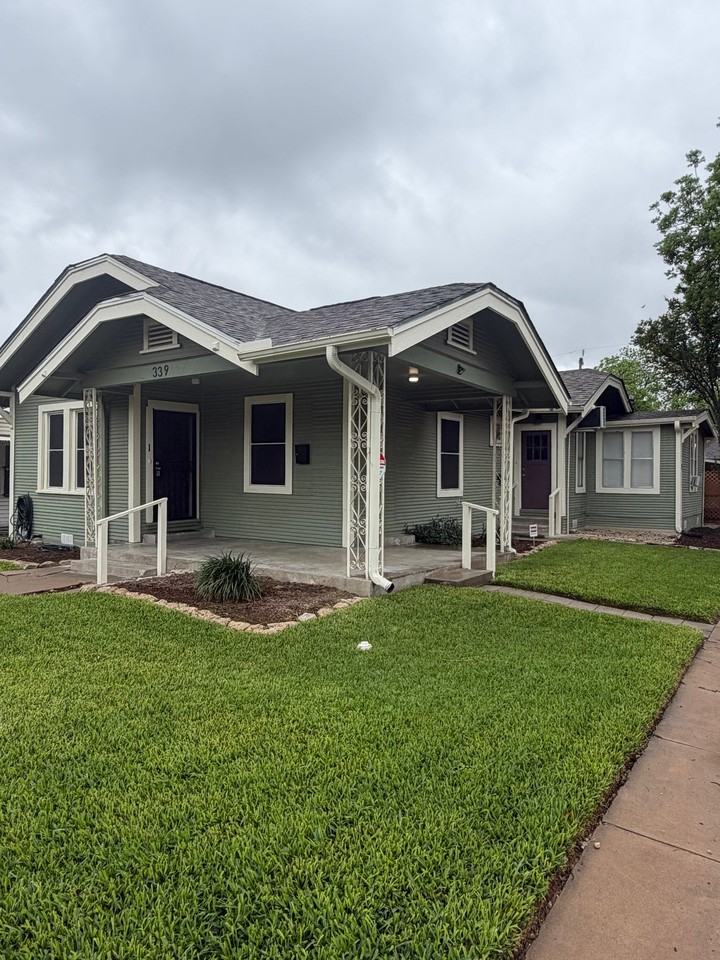 339 Kayton Ave #1