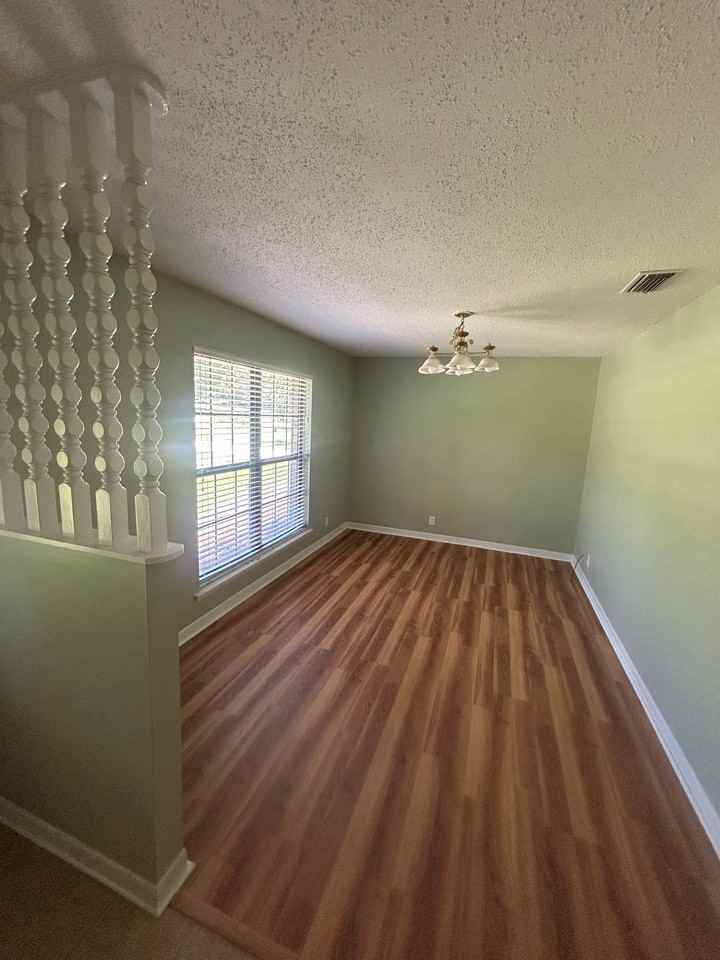 225 Denise Ln - Photo 3 of 24