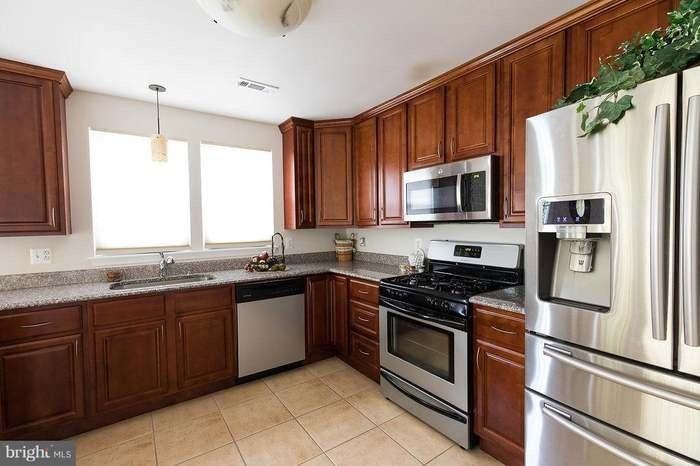 2156 Lorraine Ave - Photo 4 of 13