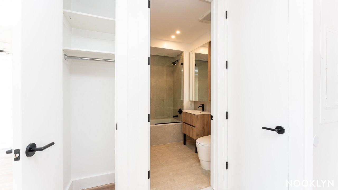 303 Wythe Ave #404 - Photo 3 of 20