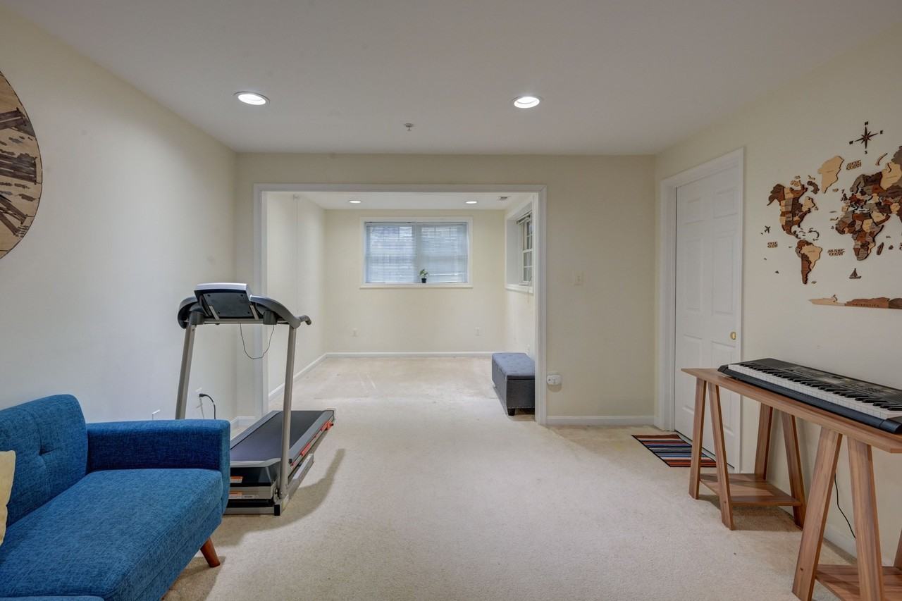 8827 Montjoy Pl - Photo 3 of 20