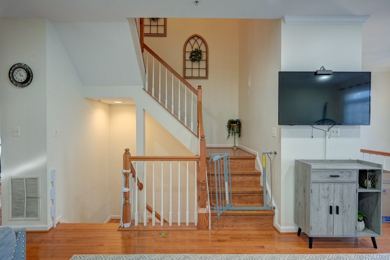 8827 Montjoy Pl - Photo 5 of 20