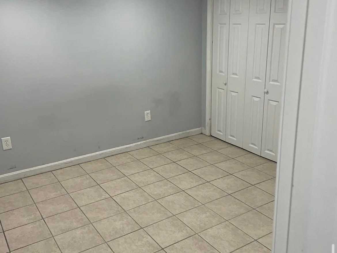 1 Holt Ave #B - Photo 5 of 10