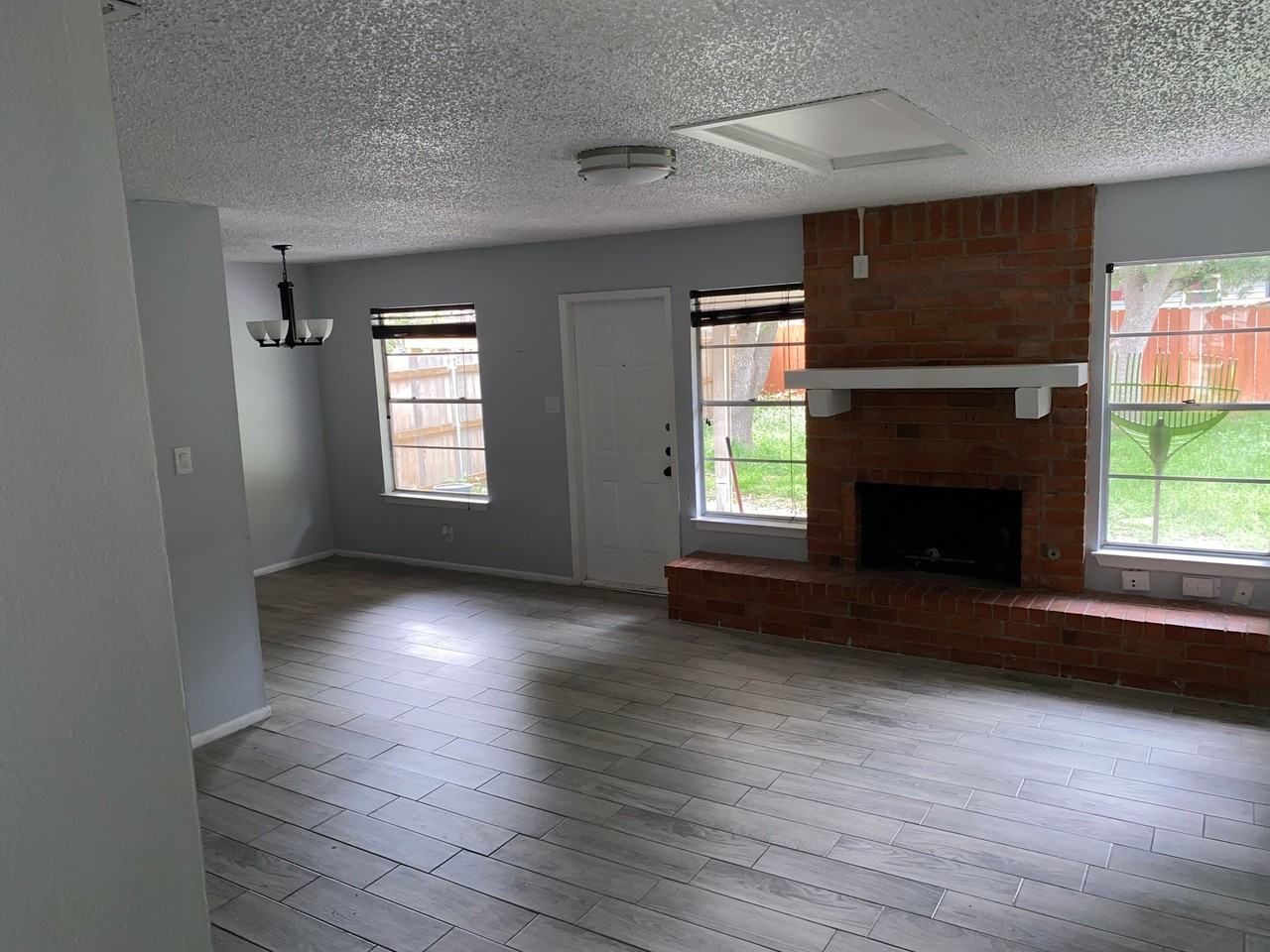 9455 Valley Dale St - Photo 2 of 20
