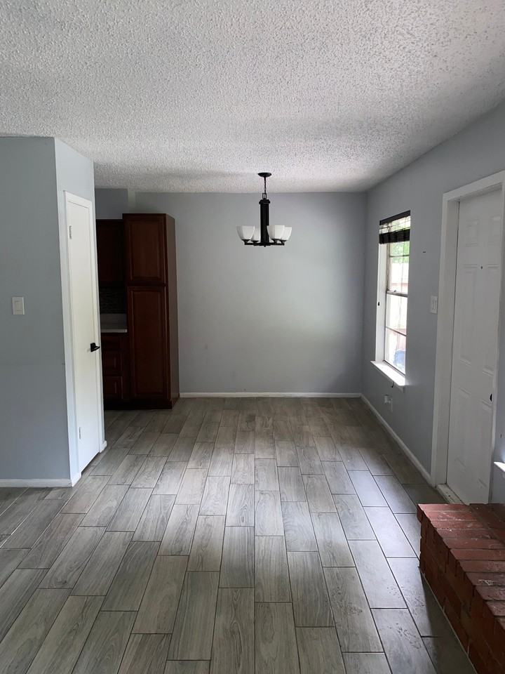 9455 Valley Dale St - Photo 3 of 20