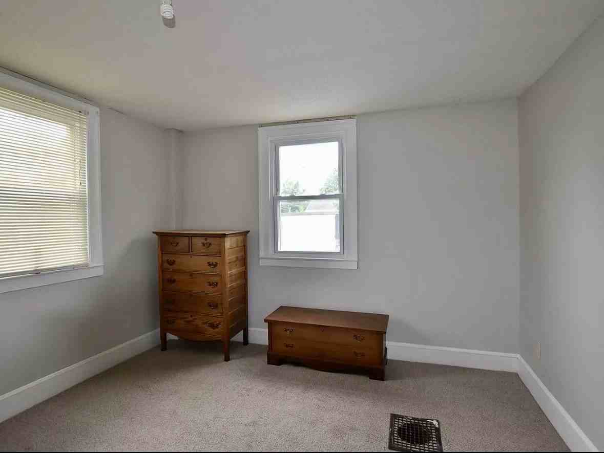 149 N Main St #1 - Photo 3 of 5