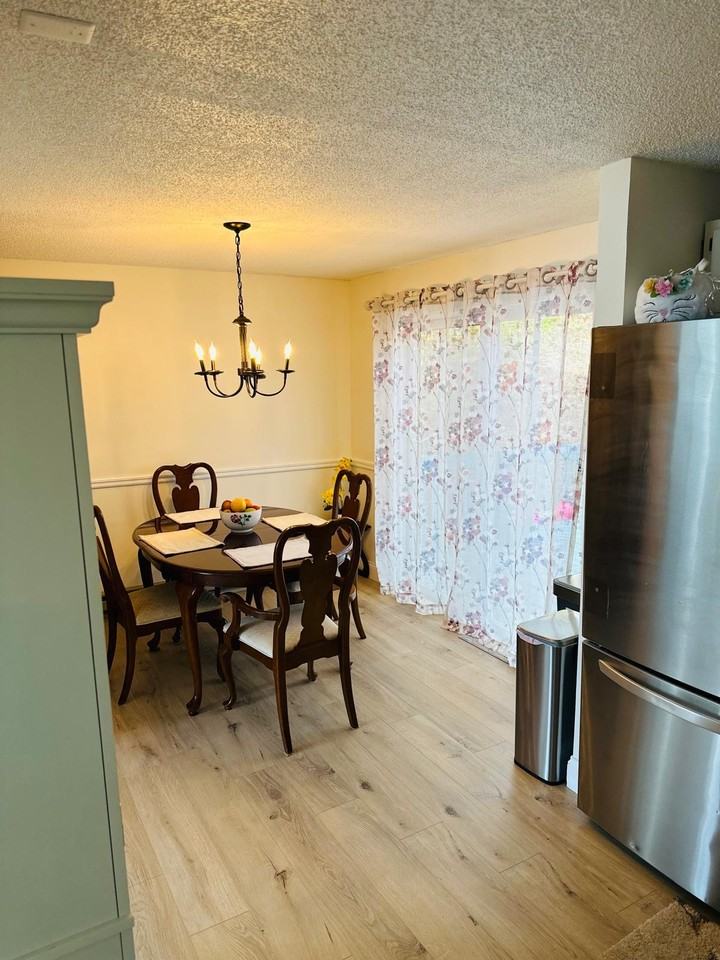 102 Charles St #B - Photo 2 of 5