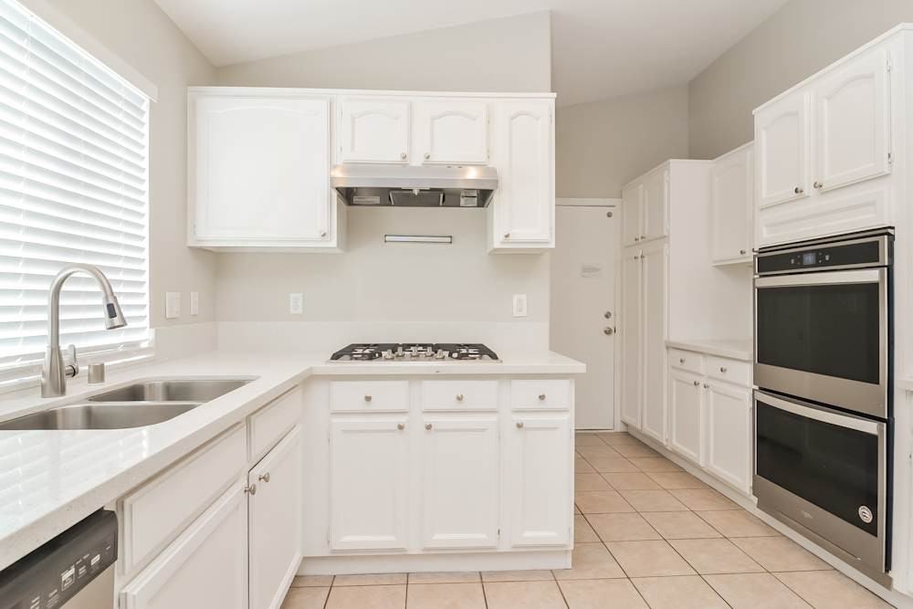1855 Vista Pointe Ave #NA - Photo 3 of 11