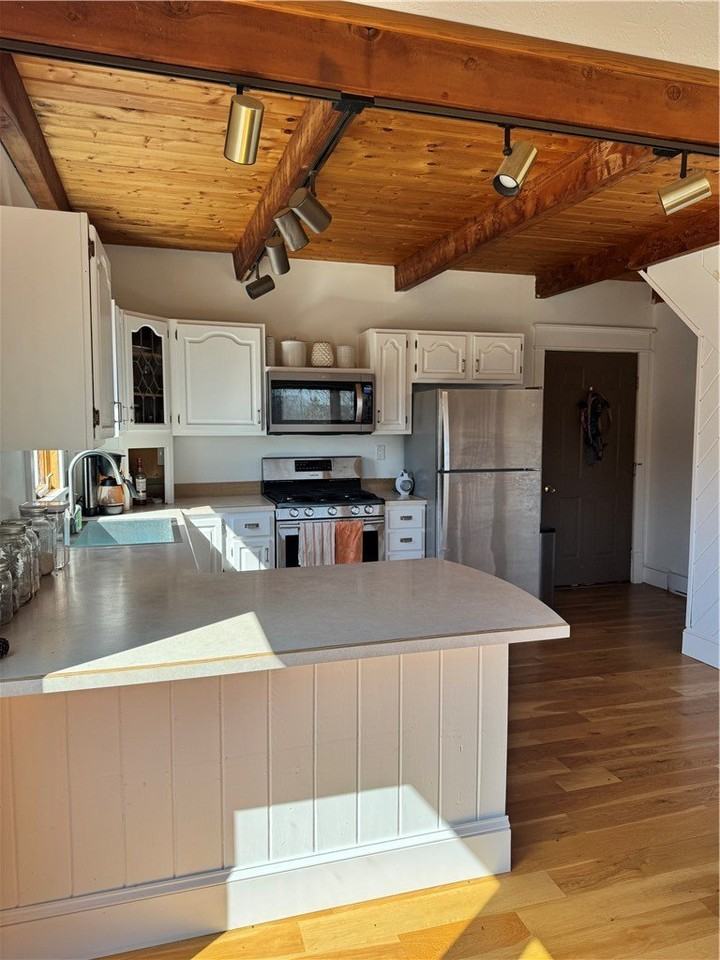 228 Staab Rd - Photo 7 of 31
