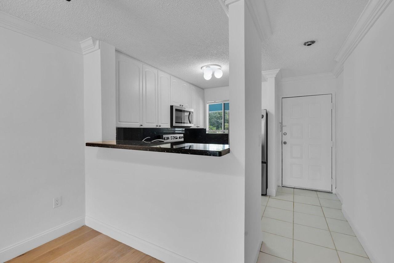 98402 Windward Ave #98402 - Photo 5 of 50