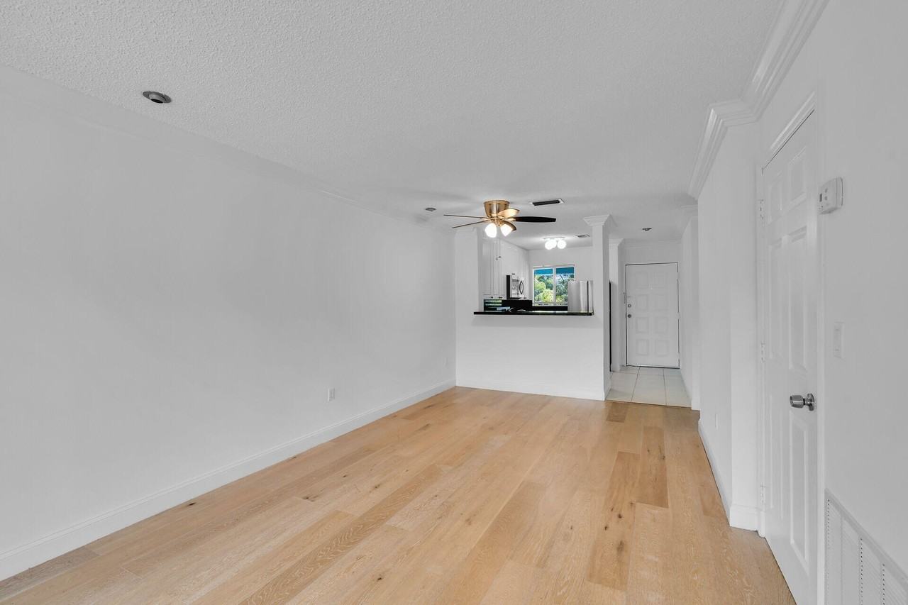 98402 Windward Ave #98402 - Photo 6 of 50