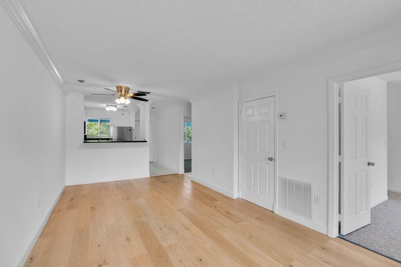 98402 Windward Ave #98402 - Photo 7 of 50