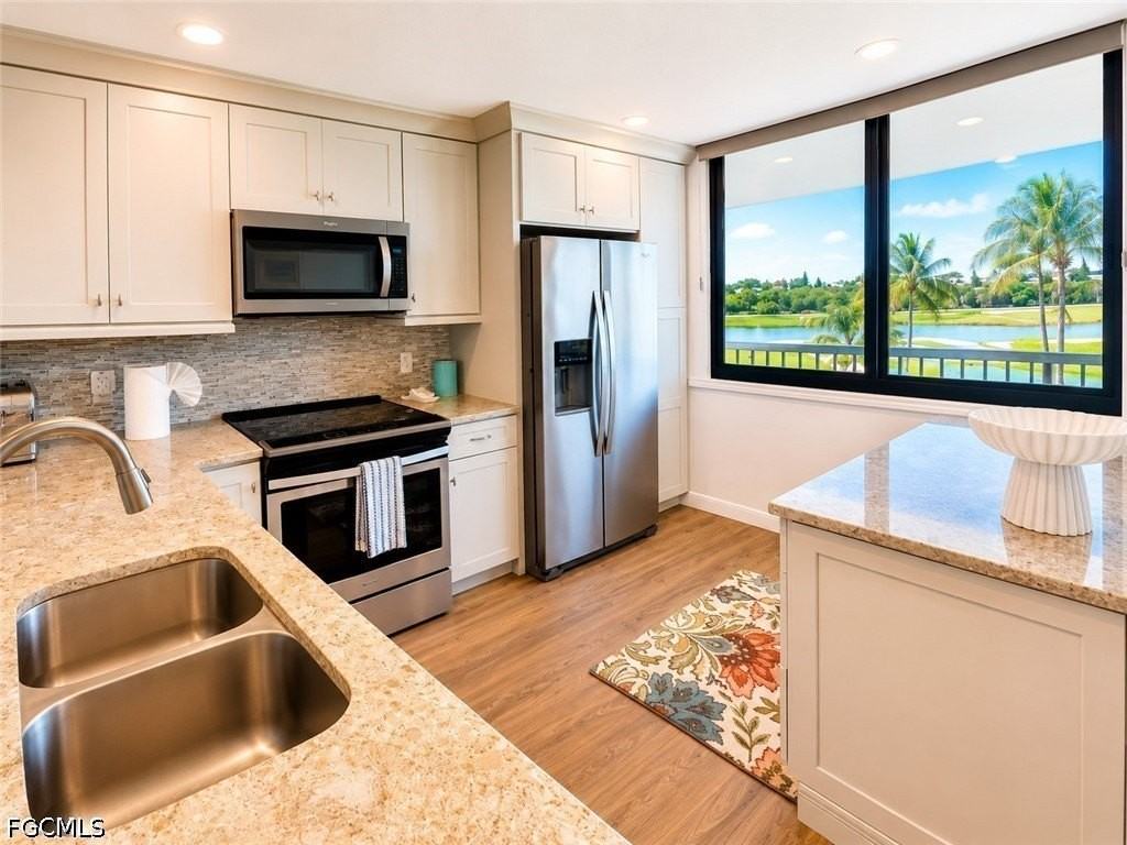4203 Bay Beach Ln #3E - Photo 3 of 29