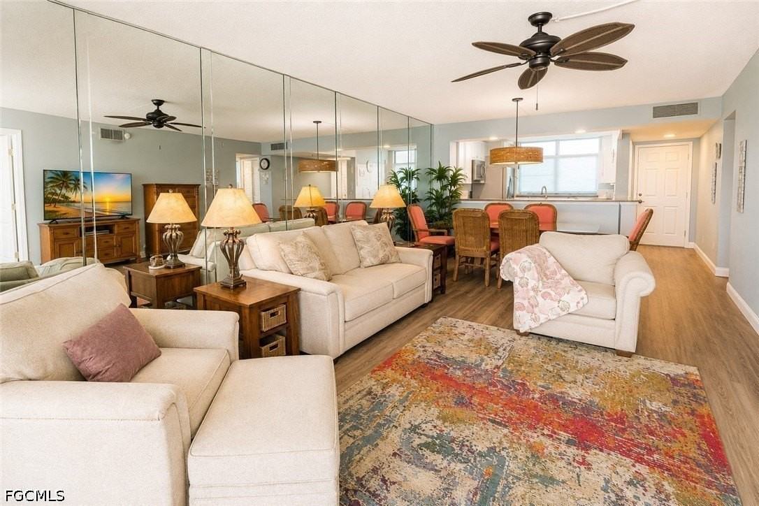 4203 Bay Beach Ln #3E - Photo 6 of 29