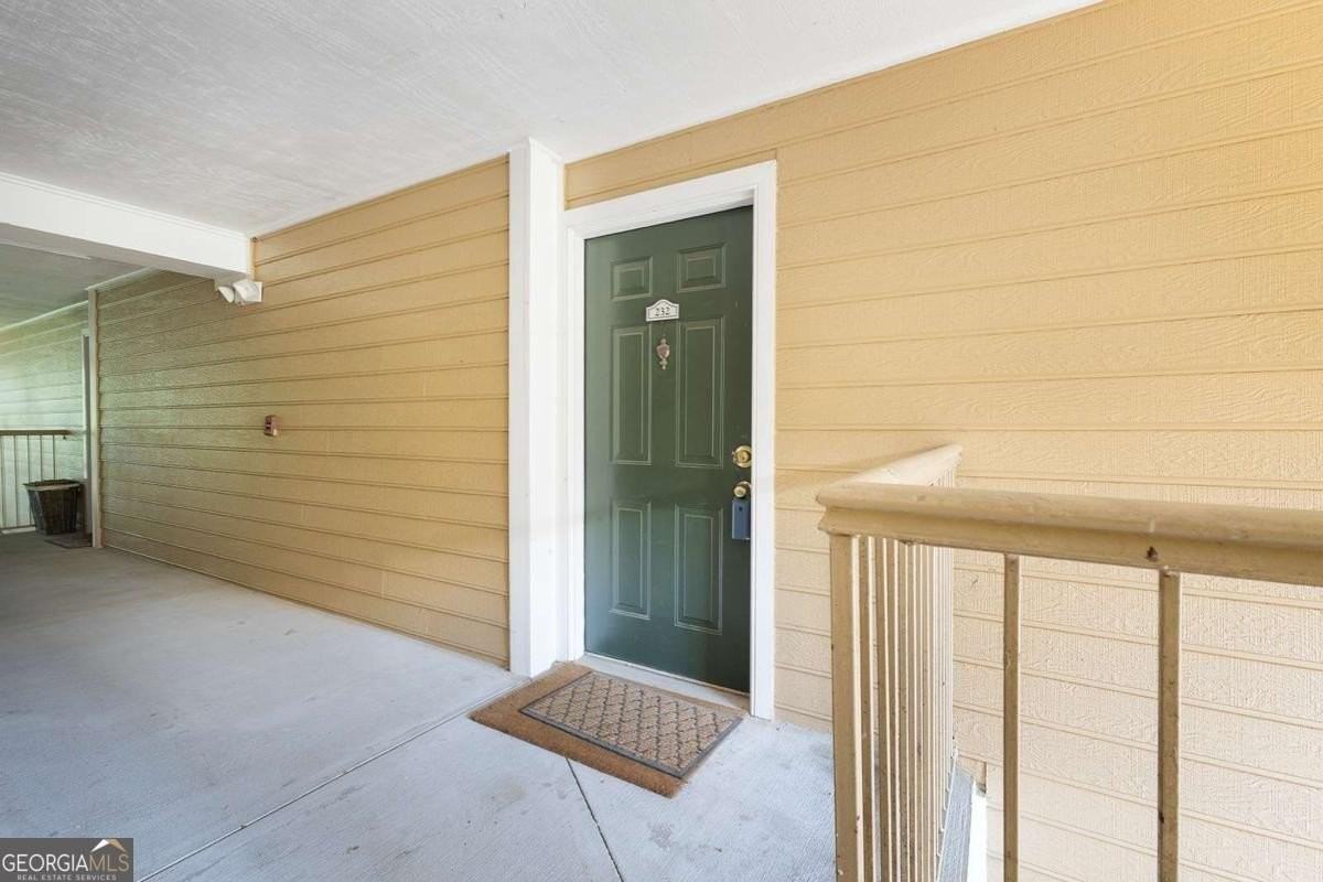 232 Bentley Pl - Photo 2 of 16