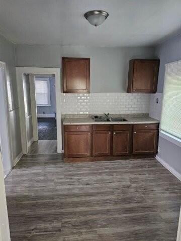 695 Algonquin St - Photo 2 of 14