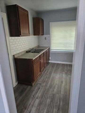 695 Algonquin St - Photo 3 of 14