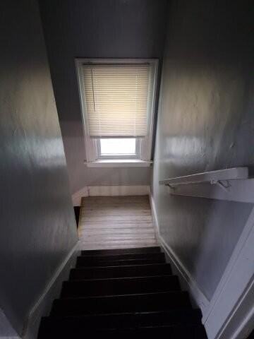 695 Algonquin St - Photo 4 of 14