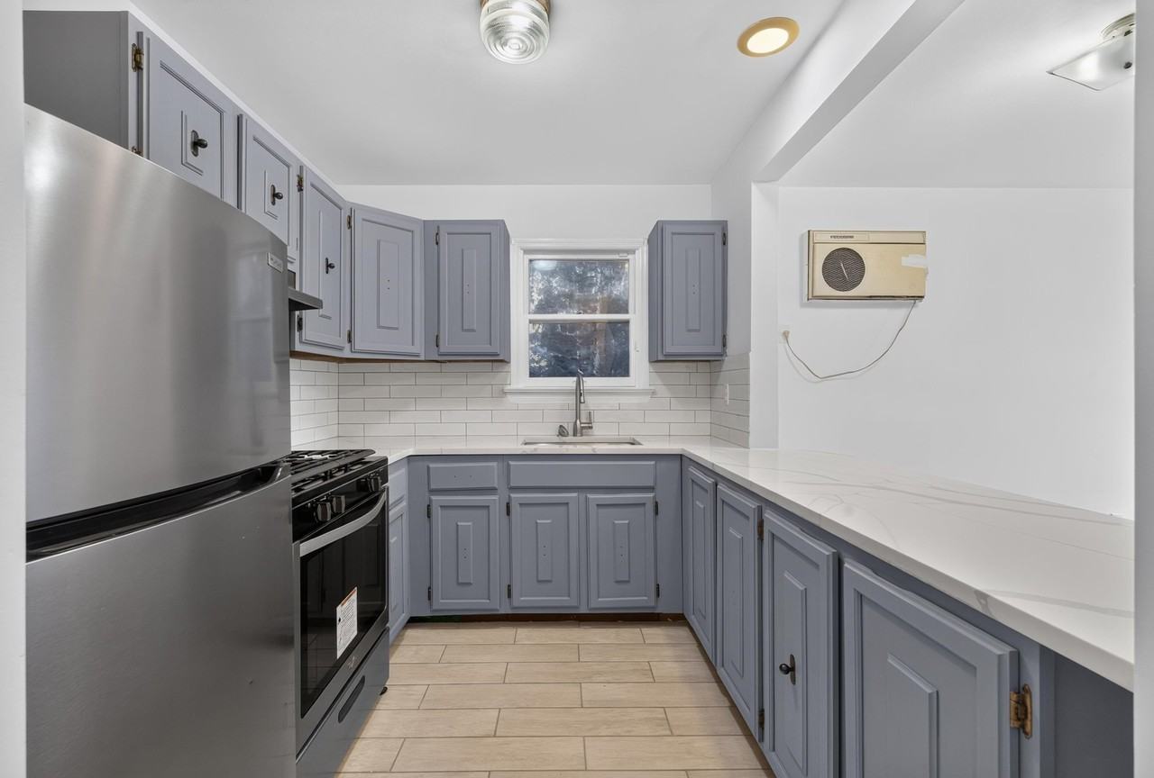 17 W 18th St #2F - Photo 2 of 15