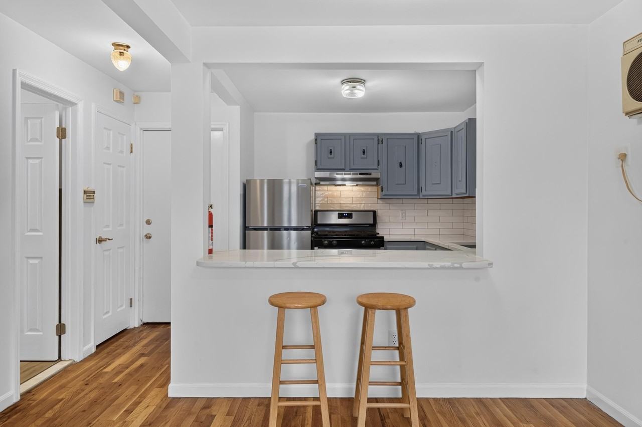 17 W 18th St #2F - Photo 5 of 15