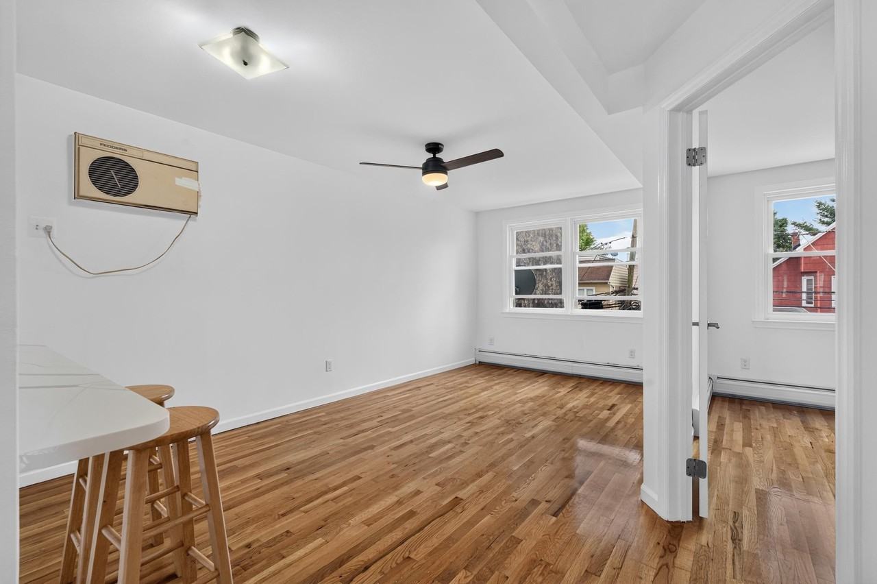 17 W 18th St #2F - Photo 6 of 15